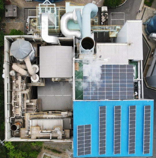 경기도 오산에 위치한 이도에코오산 소각장 태양광 발전 및 전경. <이도 제공>